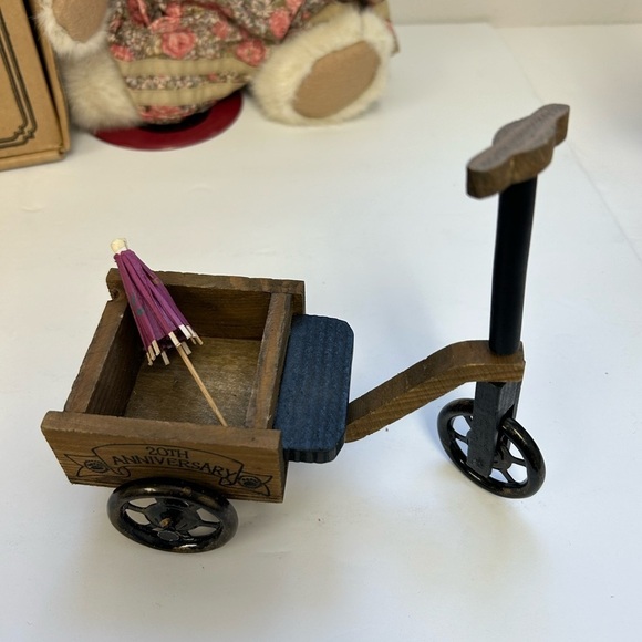 Boyd's Bears - T.J.'s Best Dressed Collection - 20th Anniversary - Picture 7 of 16